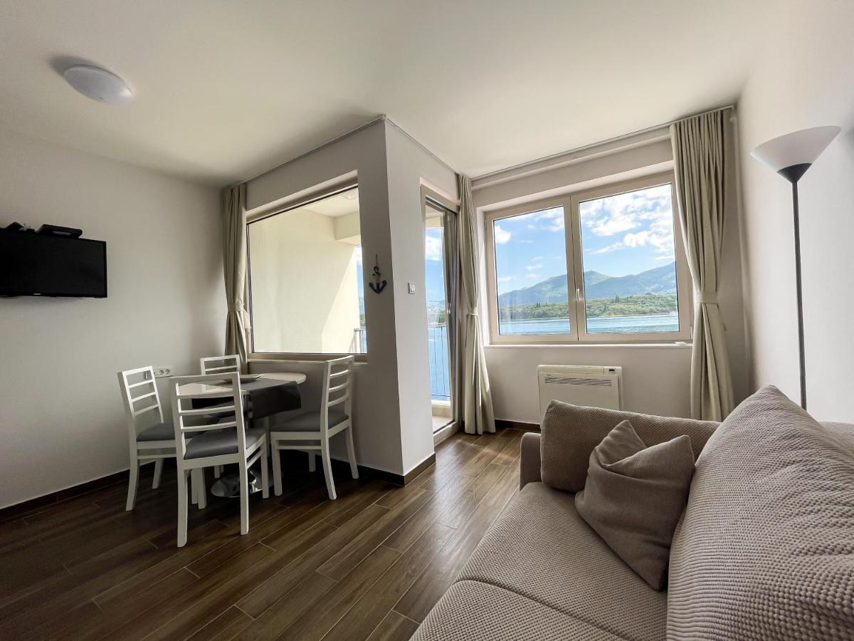 Apartments Maestral Тиват Экстерьер фото