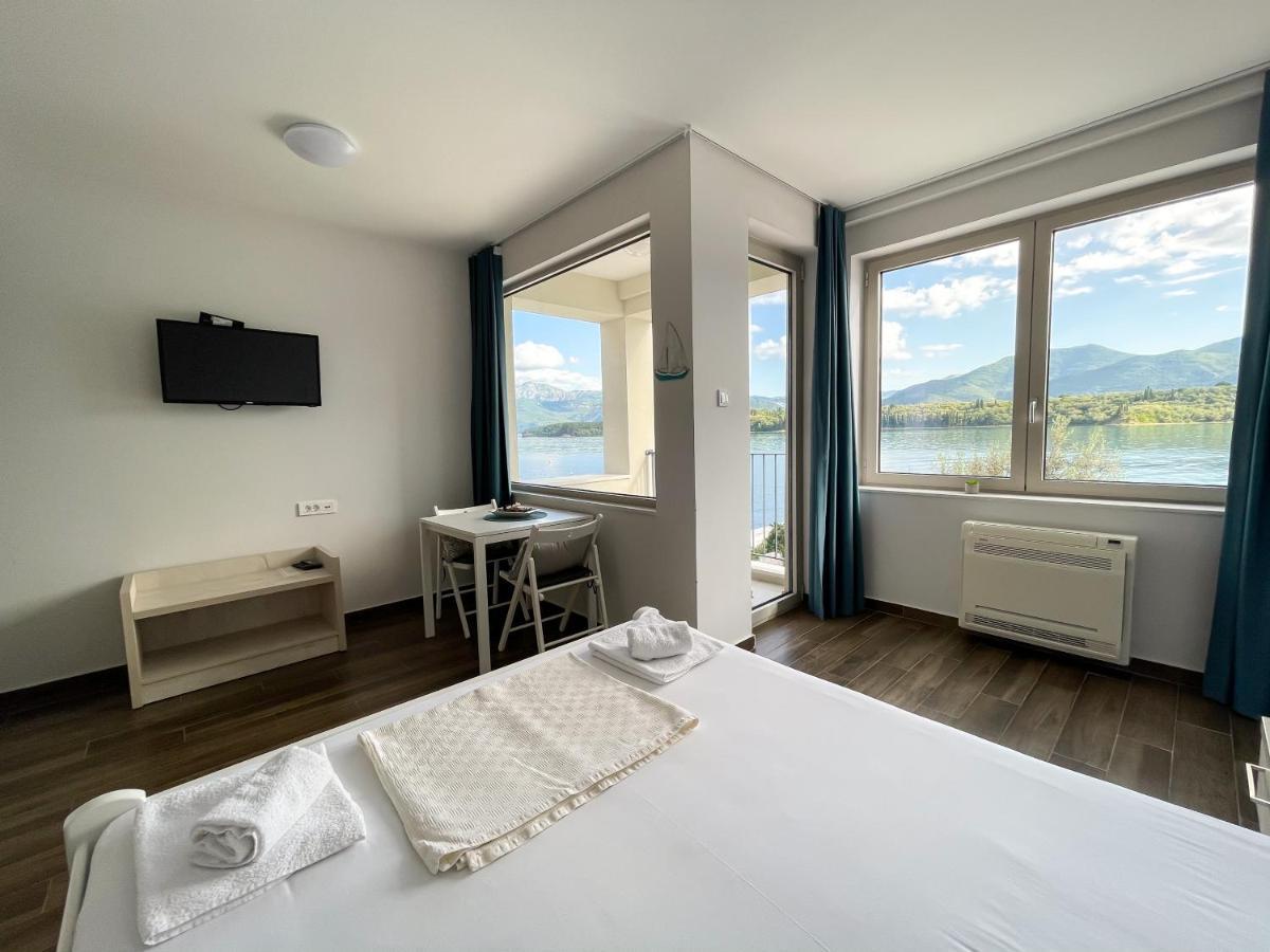Apartments Maestral Тиват Экстерьер фото