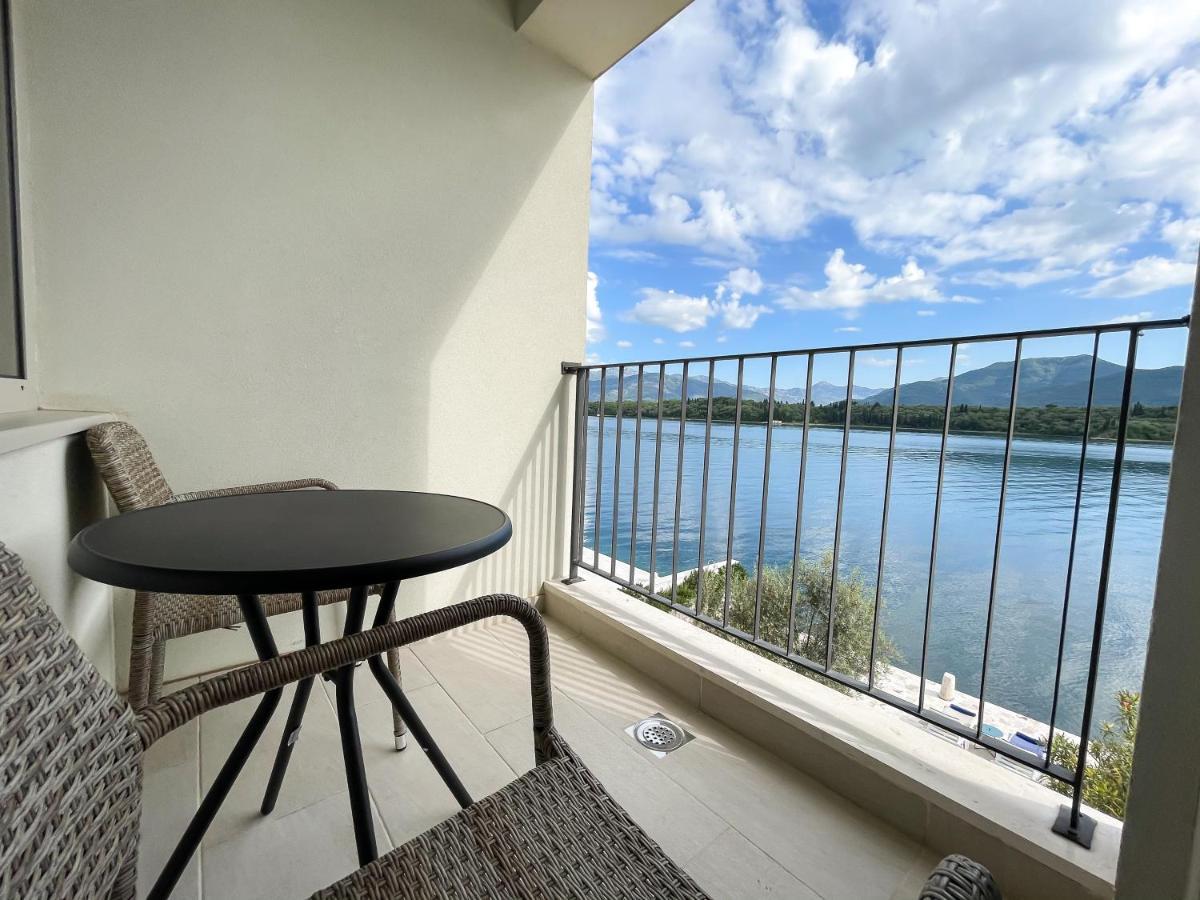 Apartments Maestral Тиват Экстерьер фото