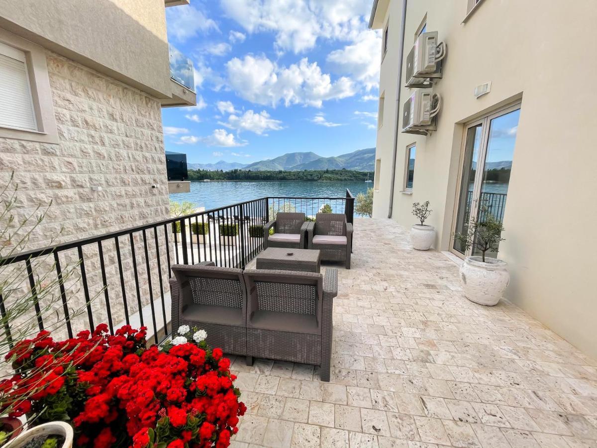 Apartments Maestral Тиват Экстерьер фото