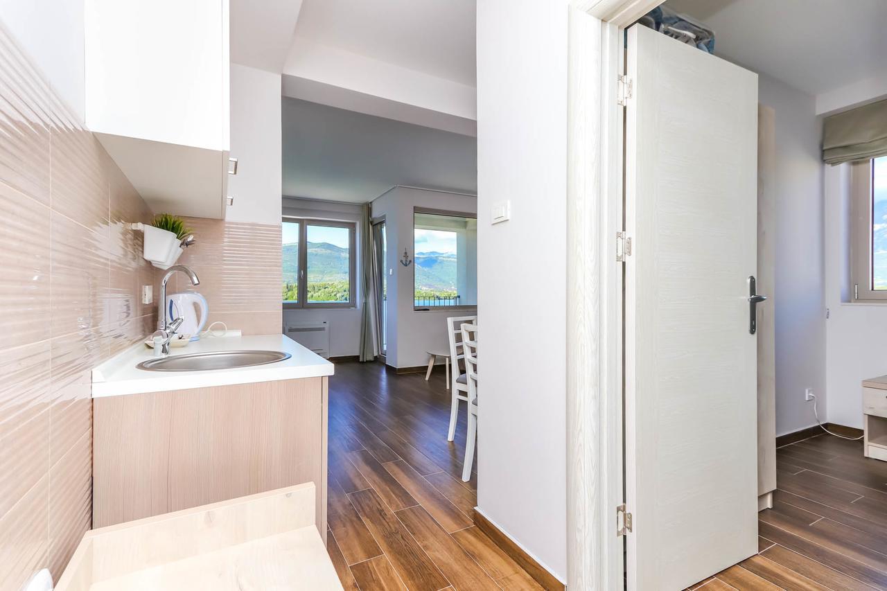 Apartments Maestral Тиват Экстерьер фото