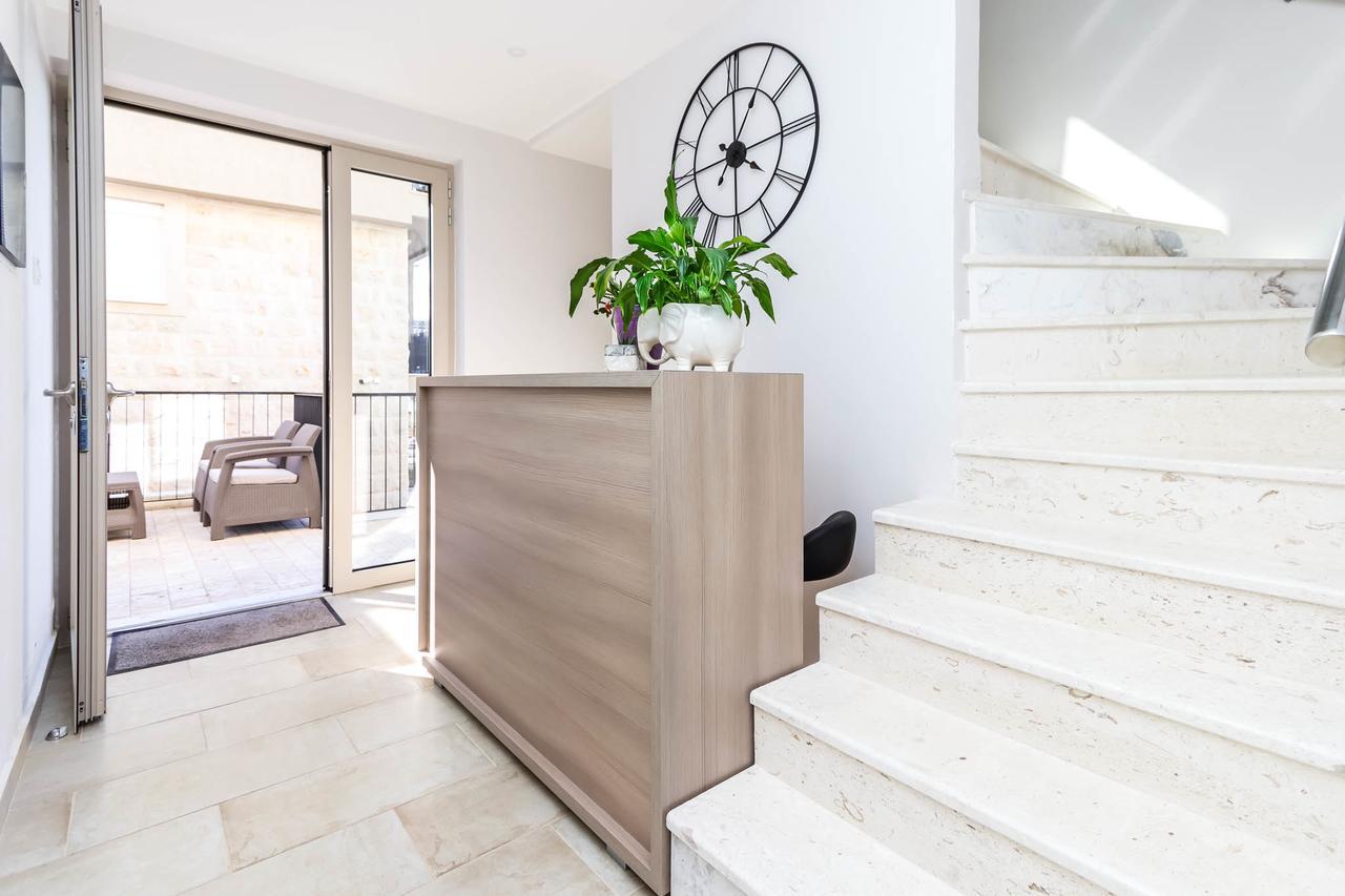 Apartments Maestral Тиват Экстерьер фото