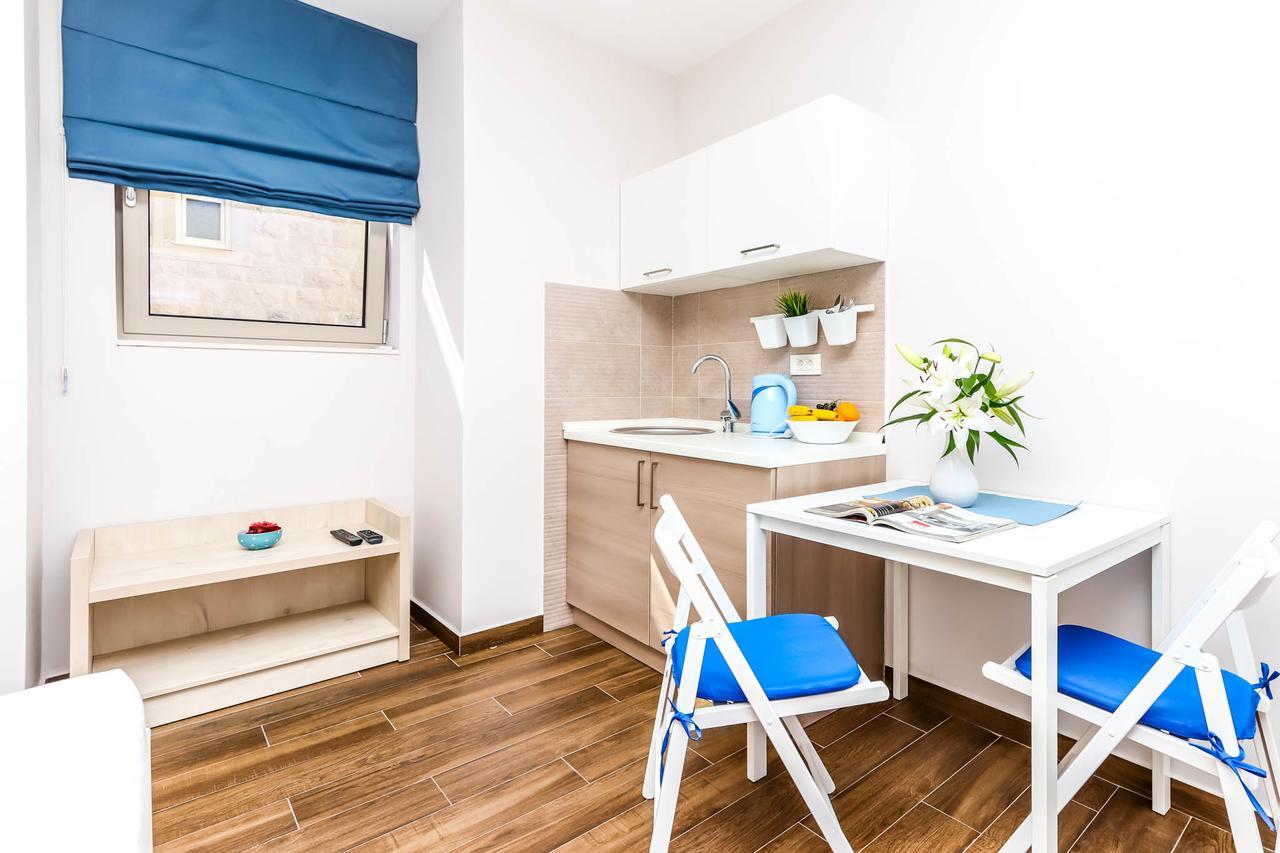 Apartments Maestral Тиват Экстерьер фото